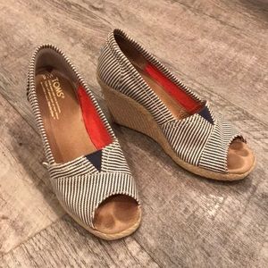 Toms blue stripe wedges
